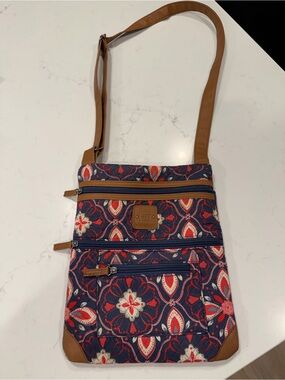 Stone Mountain Accessories Navy and Tan Floral Crossbody